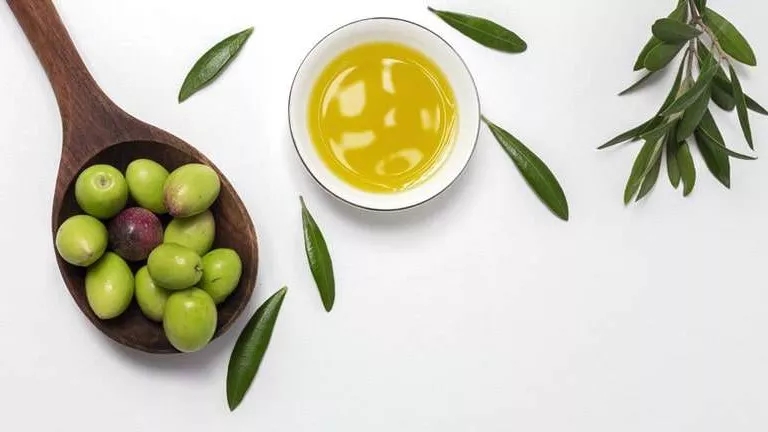 کرم مرطوب کننده دست و ناخن زیتون چه ویژگی هایی دارد؟