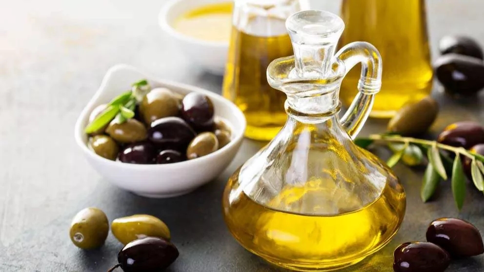 کرم مرطوب کننده دست و ناخن زیتون چه ویژگی هایی دارد؟