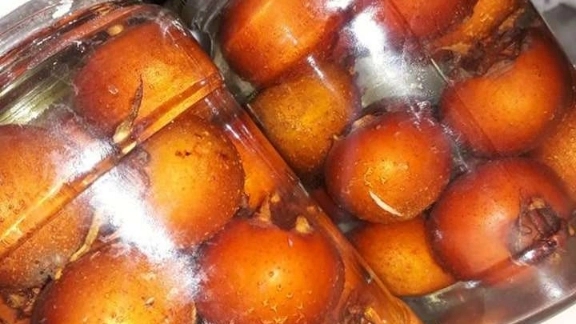 طرز تهیه ترشی ازگیل در ۳ مرحله