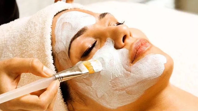 پاکسازی صورت چیست؟ | با فواید پاکسازی پوست آشنا شوید