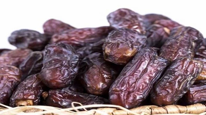 فروش خرما پیارم نخلستان شیخ زاده در حاجی آباد هرمزگان