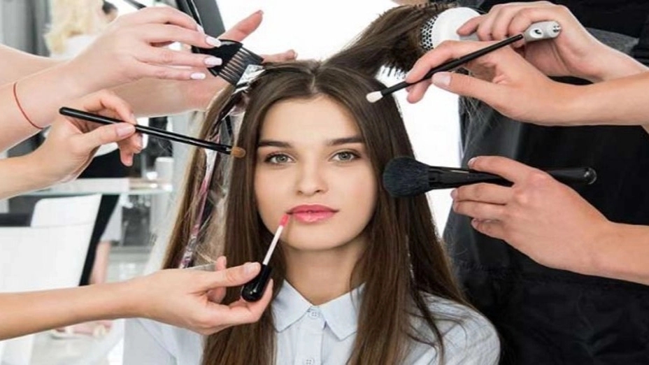 چرا کارآموزی در حرفه آرایشگری اهمیت زیادی دارد؟