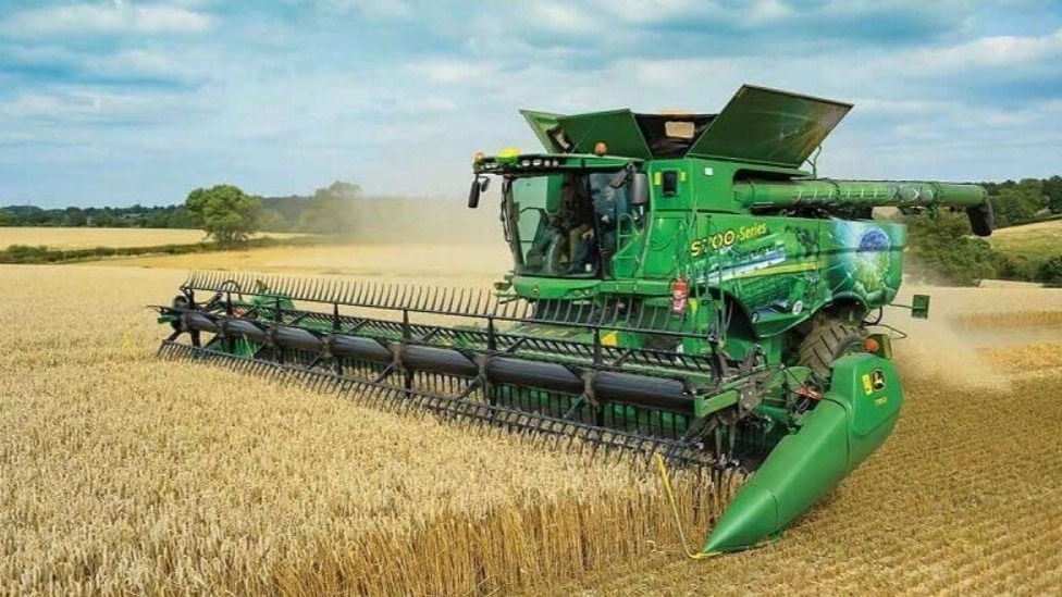 کمباین چیست و مشخصات دستگاه کمباین کدامند؟