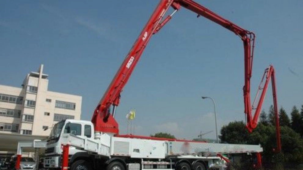 پمپ بتن دکل هوایی و کاربرد آن