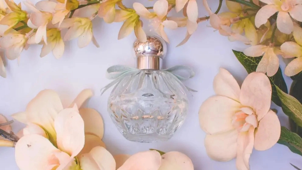 ترفند هایی برای افزایش ماندگاری بوی عطر و ادکلن