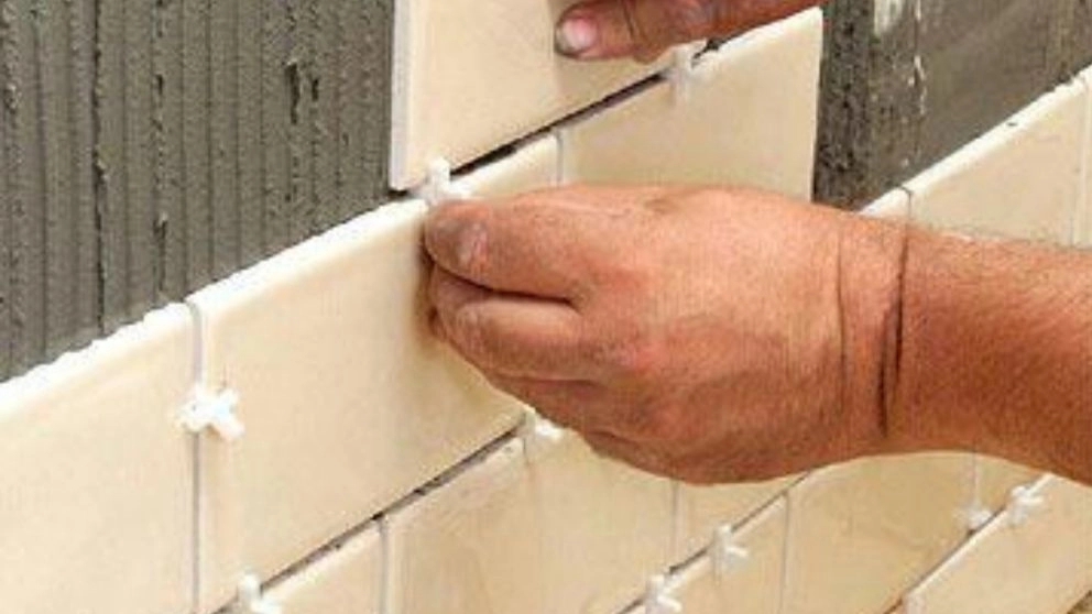 معرفی مهم‌ترین ابزارآلات کاشی کاری