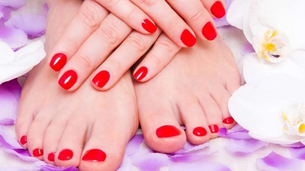 کاشت ناخن مانیکور و پدیکور یاسمن شیرزاد در رشت گیلان