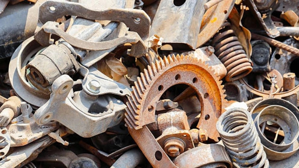 ضایعات آهن چیست؛ کاربرد و انواع آن