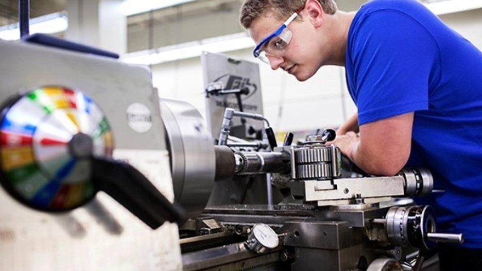 کاربرد تراشکاری CNC در صنعت قالب سازی چیست:
