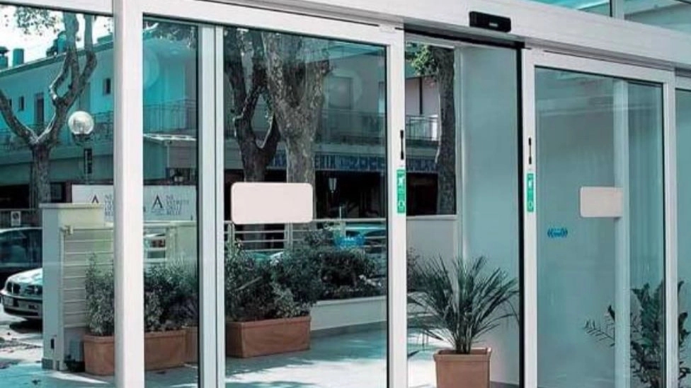 مزایای درب اتوماتیک در ساختمان های مختلف