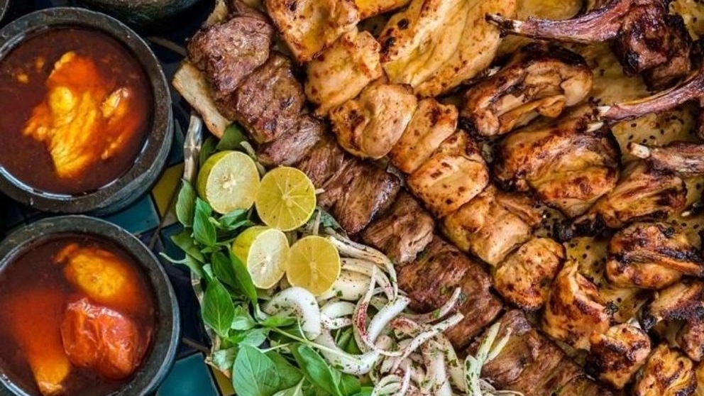 رستوران ایرانی بهارنارنج کته کبابی بهار نارنج در کراتکتی چمستان