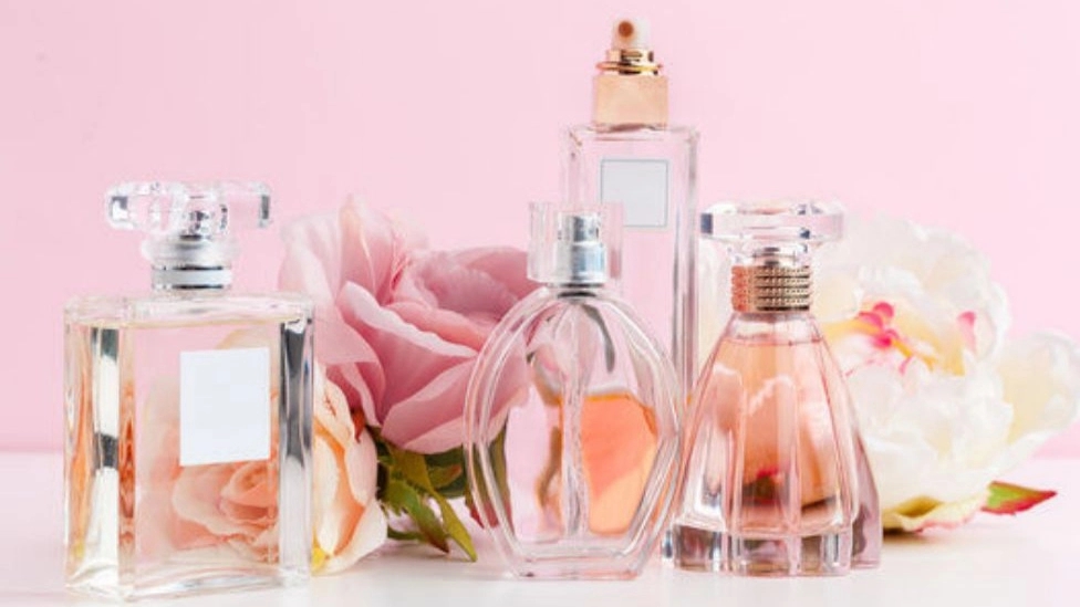 فروشگاه عطر سنجابی ، فروش عطر زنانه و مردانه در کرمانشاه