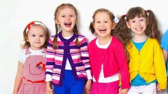 چه پارچه ای برای لباس بچگانه مناسب است؟