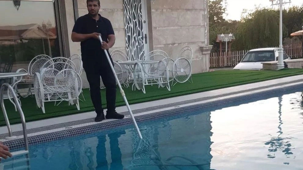 تعمیر نگهداری استخر