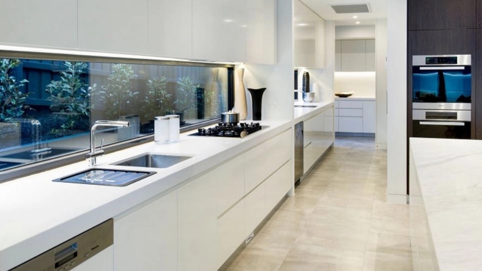 مزایای کابینت های گلاس