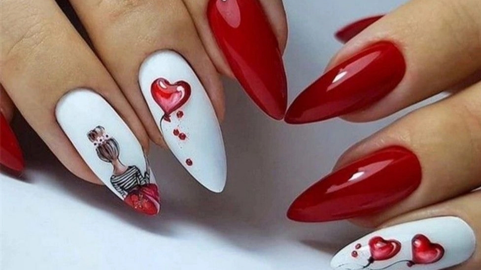 مونا نیل مرکز کاشت ناخن و طراحی در رشت