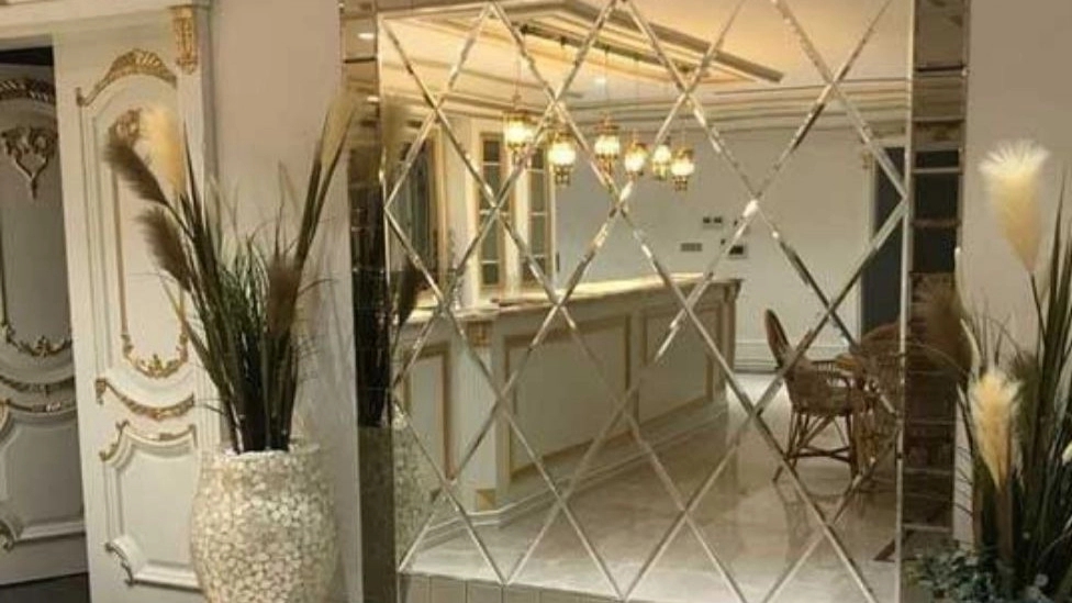 مزایای اجرای آینه کاری در دکوراسیون منازل