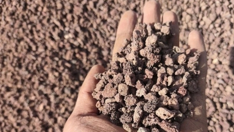 پوکه معدنی و ساختمانی قروه
