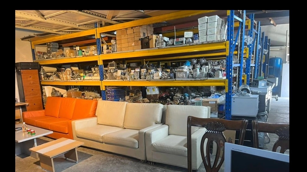 انبار گروه صنعتی بحرانی