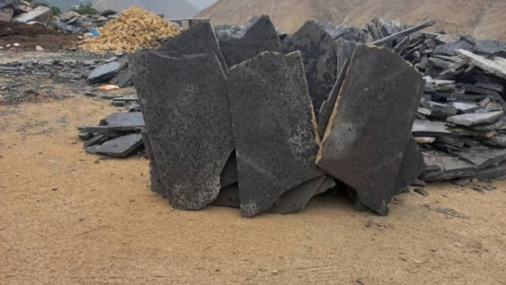 فروش سنگ لاشه  به رنگ مشکی  درحال حاضر  بارکردن سنگ مشکی  از معدن  ارسال  می‌شود  درحال از سری کار  اومده   باقیمت مناسب  کیفیت بالا  مقاومت خوب گرما سرما  خوبه در سراسر کشور  می شود   مدریت آقای بوری