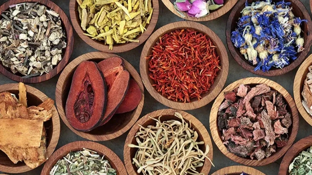 مرکز درمانی برهمت، فراورده های گیاهی و طب سنتی در گلپایگان