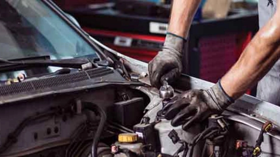 چگونه یک مکانیک اتومبیل عالی پیدا کنیم؟
