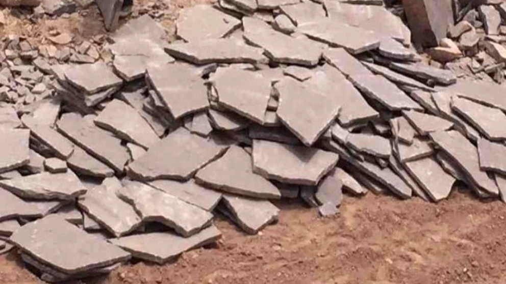 سنگ قهوه ای رنگ چه نوع سنگی است