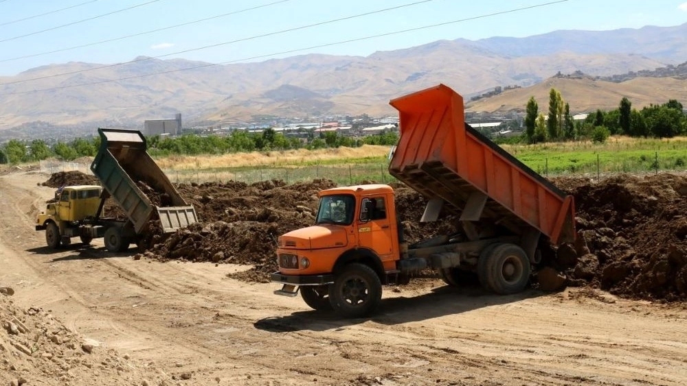 مصالح ساختمانی پیر حیاتی، خاک برداری حمل نخاله و حمل مصالح در تهران