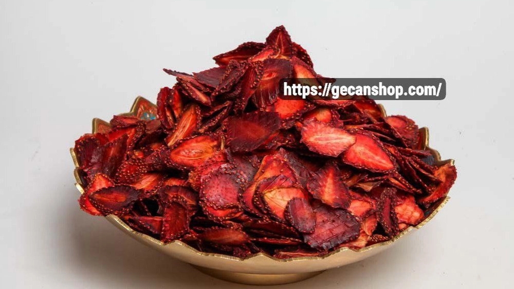 پخش و صادرات توت فرنگی خشک شده اسلایسی درجه یک