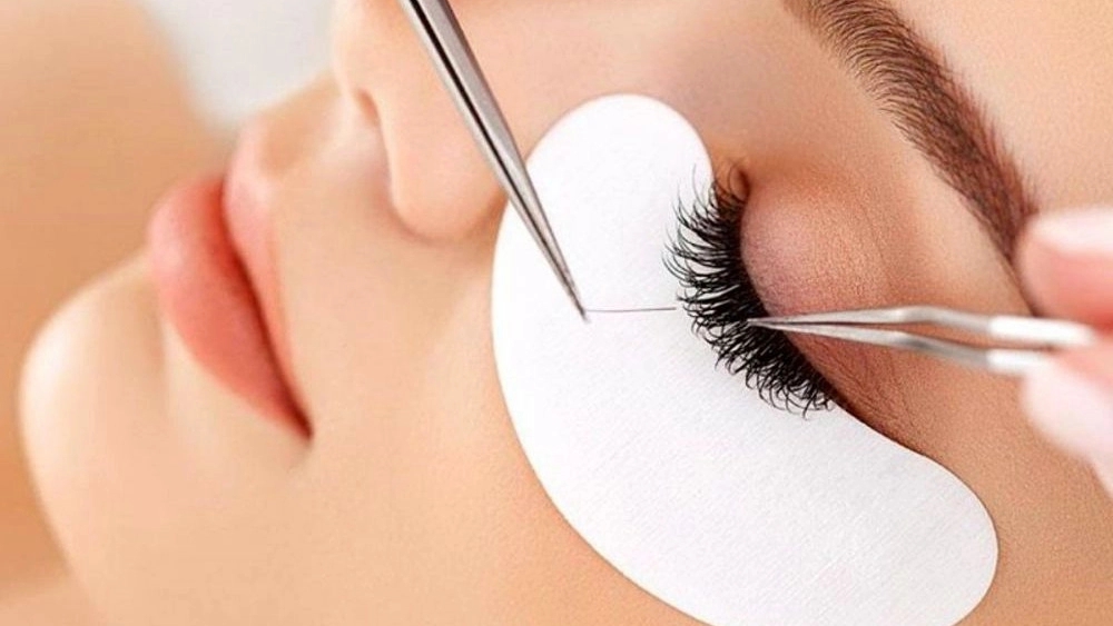 آکادمی درسا نیک مهر، آموزش تخصصی اکستنشن مژه در رشت