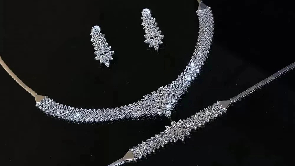 فروش سرویس طلا در قروه