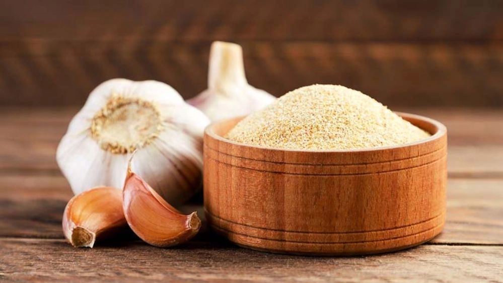 پرک سیر همدان، تولید و توزیع سیر خلال خشک و آسیاب شده