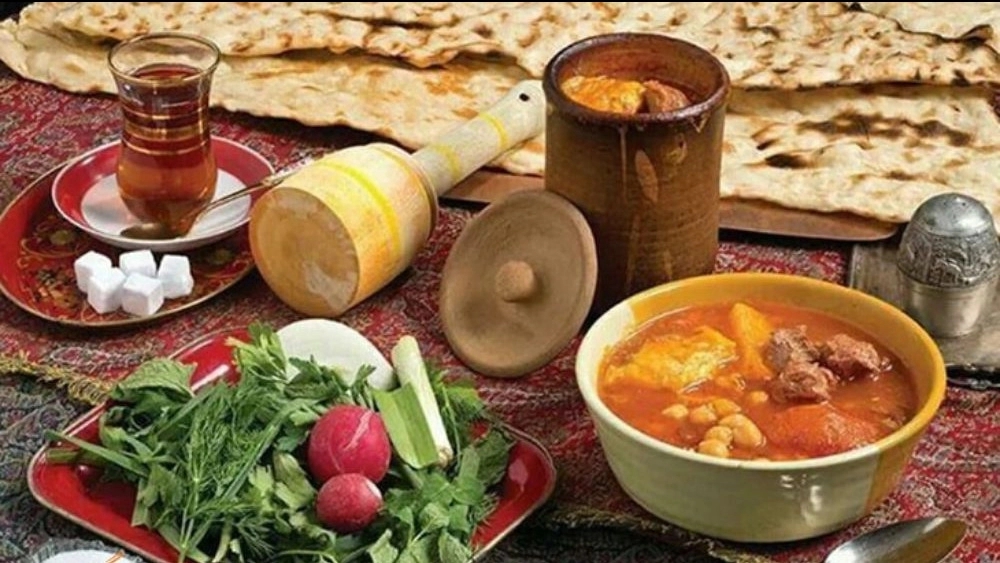 سفره خانه سنتی ائلیار، سرو انواع غذاهای سنتی و موسیقی زنده در تبریز