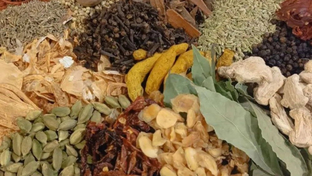 ادویه اهواز، فروش و آموزش ادویه ترکیبی مرغ و ماهی آویشن کاری در خوزستان