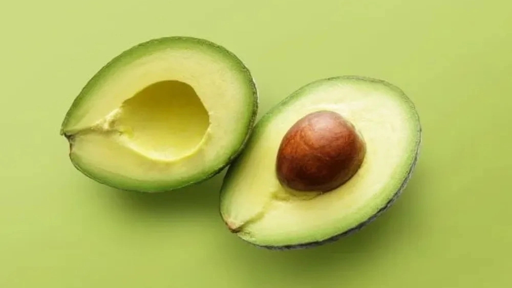فروش میوه استوایی آووکادو در اصفهان