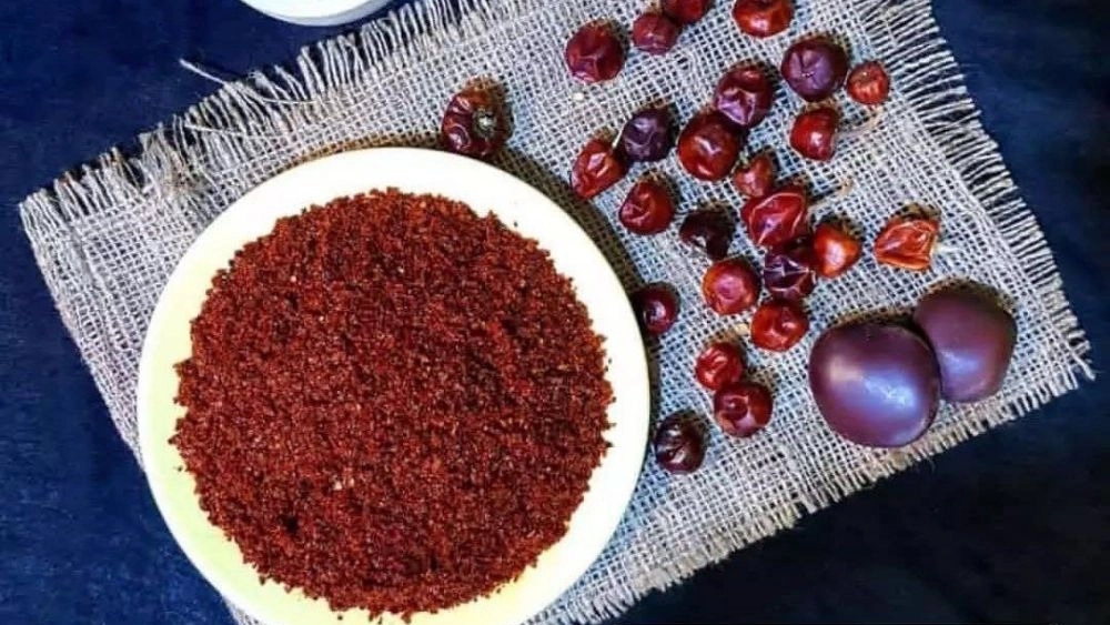 ادویه ارکیده، فروش زردچوبه هل زعفران و آویشن در اصفهان