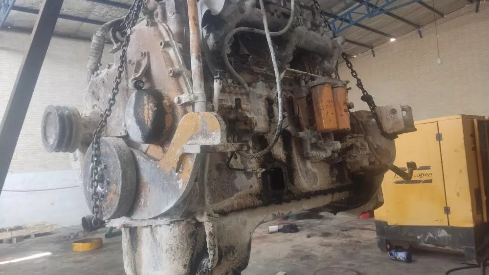 تعمیر اساسی موتور komatsu 155