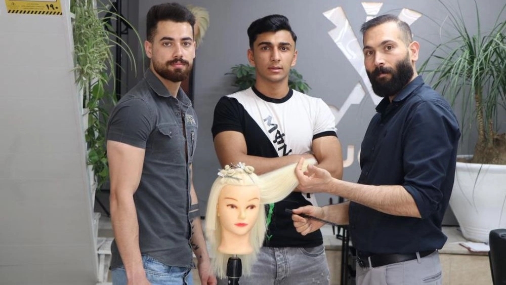 آموزشگاه آرایشگری مردانه آرا، خدمات تخصصی پیرایش و گریم آقایان در زنجان