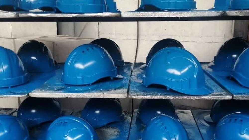 مهربان رنگ، رنگ کاری انواع قطعات پلاستیکی و فلزی در تهران