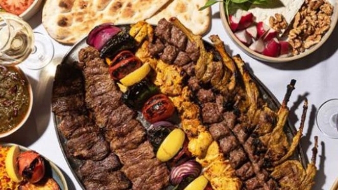 رستوران نصیرالملک، سرو و تهیه غذاهای فست فود و ایرانی در تبریز