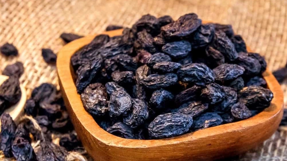 خشکبار شعبانی، فروش گل محمدی مویز لیمو عمانی و عرقیات گیاهی در بوشهر