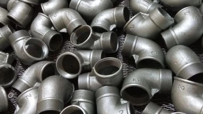 چگونه قطعات صنعتی را ضد زنگ کنیم؟ (راهنمای آبکاری حرفه‌ای)