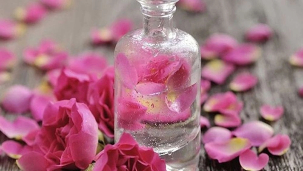 فواید مصرف گلاب خانگی ارومیه در طب سنتی