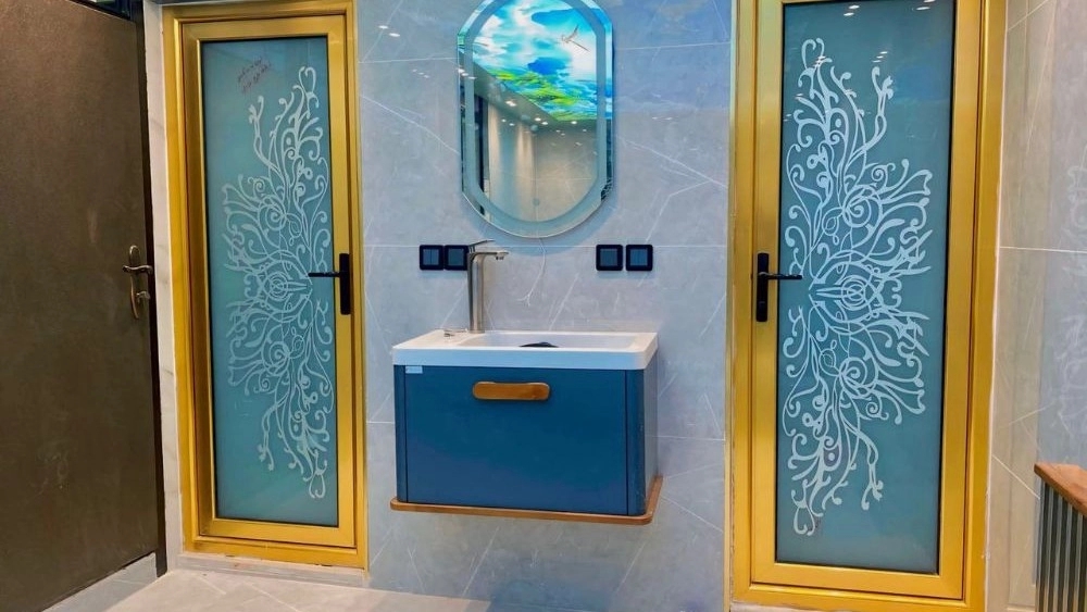 تعمیرات و رگلاژ انواع درب و پنجره UPVC و آلومینیومی