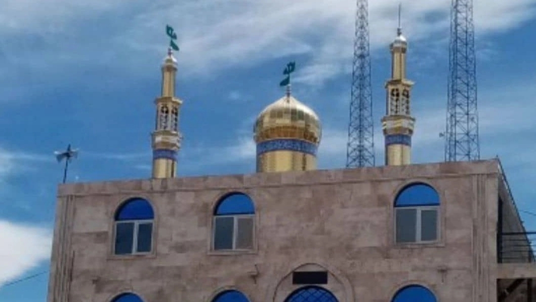 گنبد و گلدسته طلایی در برازجان بوشهر