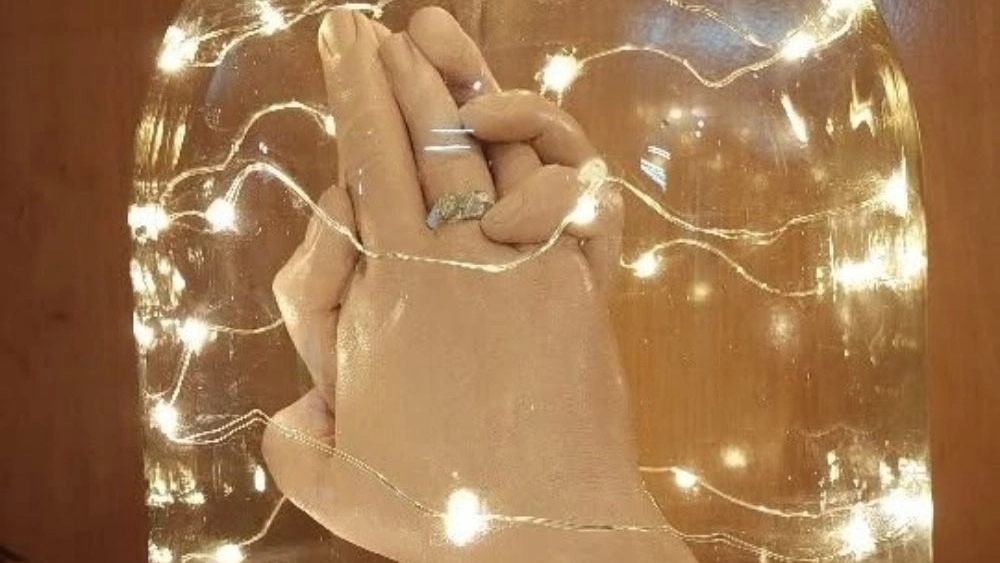 تندیس دست بزرگسال، زوج و خانواده در اصفهان