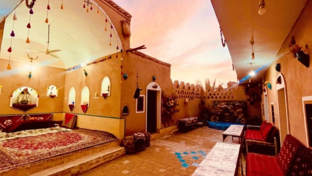 اقامتگاه بومگردی راوی کویر مصر، رزرو اقامتگاه در خور و بیابانک اصفهان