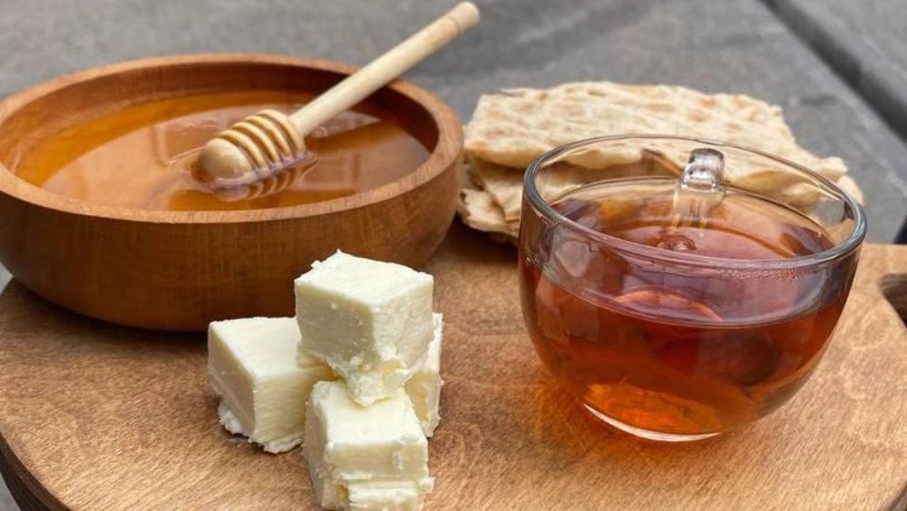 بهین پخش، توزیع و فروش لبنیات سنتی و پنیر لیقوان در زنجان