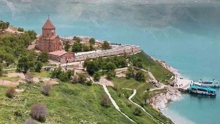شرکت مسافرتی تور کاملیا، رزرو تور وان ترکیه