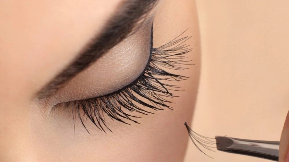 اکستنشن مژه سلیمی، خدمات و آموزش تخصصی اکستنشن و لیفت مژه در کرج